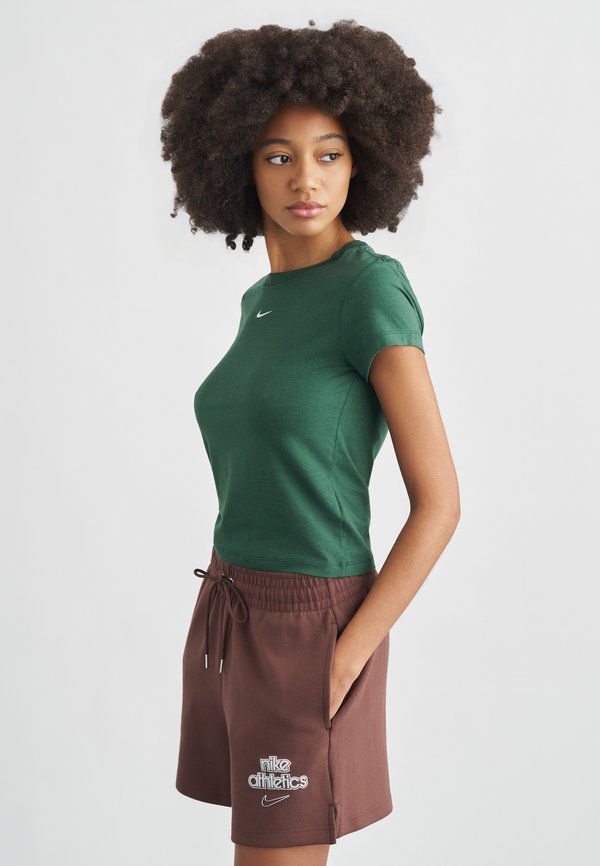 Nike Sportswear Basic T-shirt - fir/white