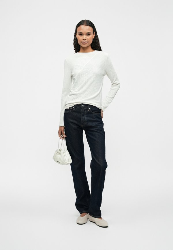 Calvin Klein TEXTURED