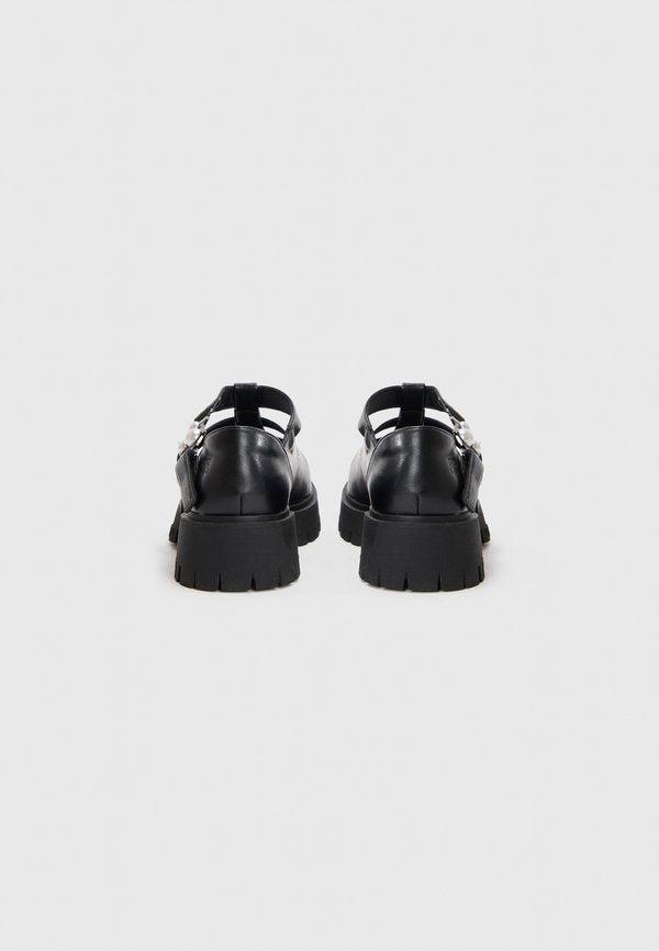 Koi Footwear THE ARTIST