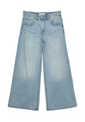Helle blaue weite Jeans aus Denim. Merkmale sind eine hohe Taille, herzförmige Nähte auf der vorderen Tasche und eine lässige Passform.