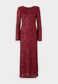 Langärmliges rotes Kleid, das mit Pailletten bedeckt ist, mit einem runden Ausschnitt und figurbetonter Silhouette, die bis zum Boden reicht.