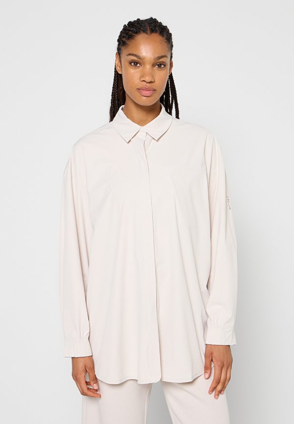 Nike Performance OVERSIZED
