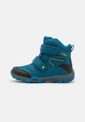 Blauer wasserdichter Wanderschuh mit schwarzen Akzenten, zwei verstellbaren Klettverschlüssen, strukturiertem Obermaterial und Gummisohle mit Trittfunktionen.