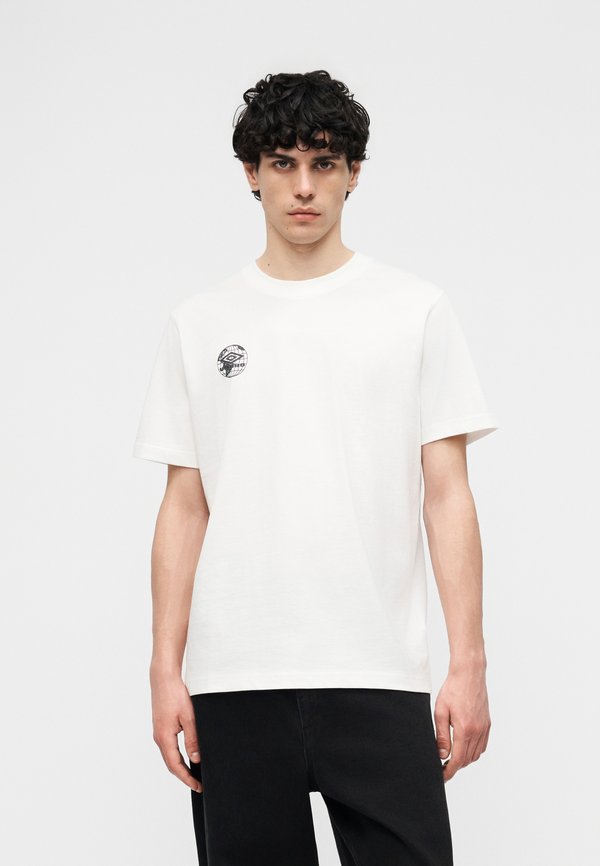 Umbro DESTINATION GRAPHIC TEE UNISEX