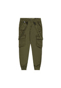 Olivgrüne Cargo-Hosen mit verstellbaren Trägern, mehreren Fronttaschen, elastischen Bündchen und einem strapazierfähigen Stoff. Mit Metallbeschlägen als Akzent.