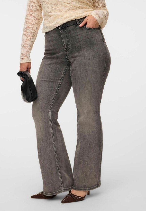 Vero Moda Curve FLARED FIT JEANS VMCFLASH MID RISE FLARED FIT JEANS - Bootcut jeans - medium grey denim