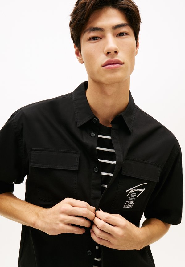 Tommy Jeans BOXY FIT LOGO SHORT SLEEVE SKATER SHIRT