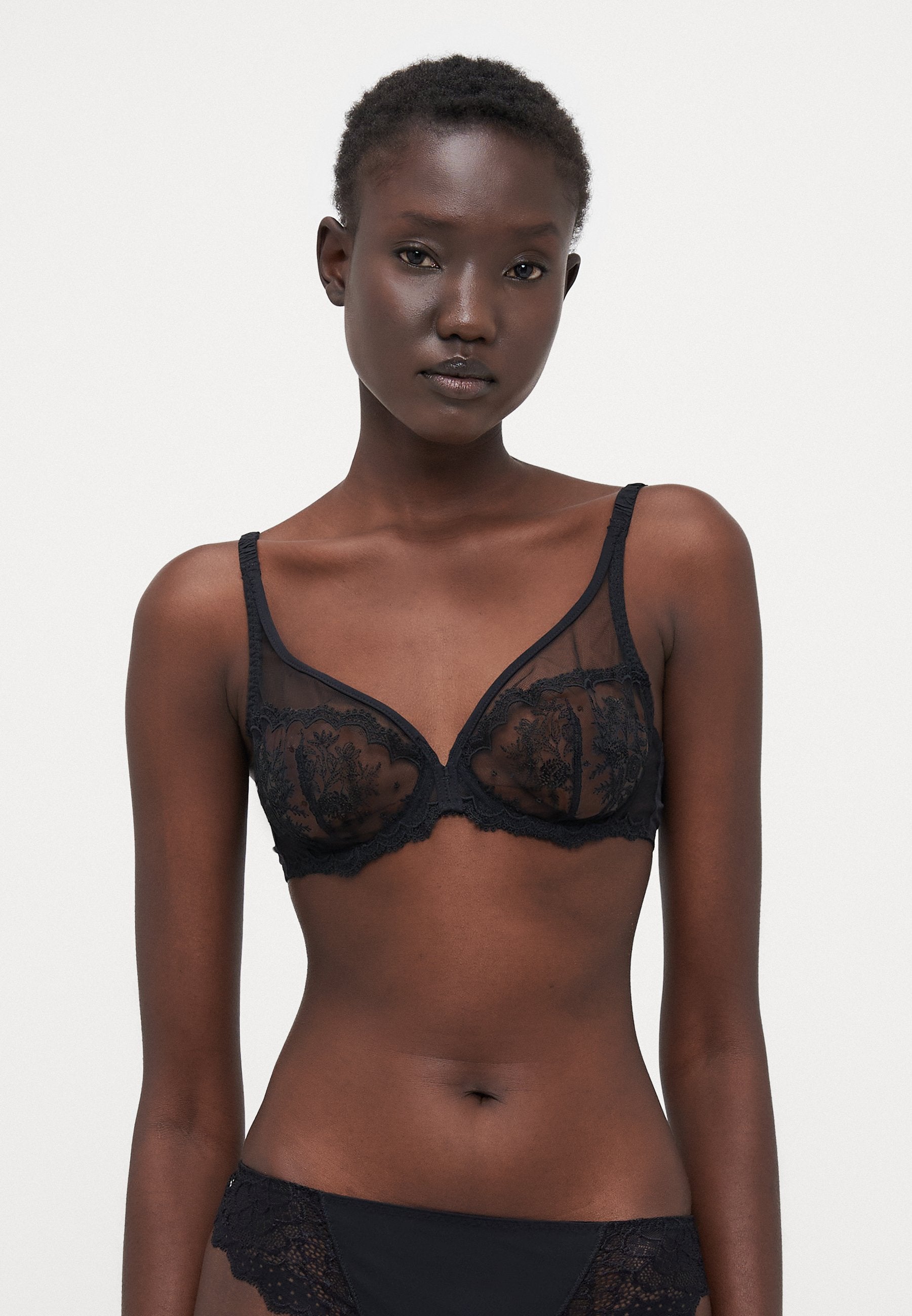 Simone Pérèle INTRIGUE