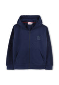 Marineblauer Reißverschluss-Hoodie aus weichem Stoff, mit Kapuze, Fronttaschen und einem tonal gehaltenen "HUGO"-Logo auf der Brust. Strukturiert gestaltete Seitenpanels.