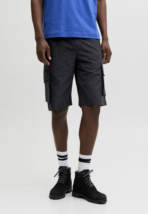 Jack & Jones JPSTCOLE IVAN TECH CARGO JOGGER SHORTS - Shorts - black