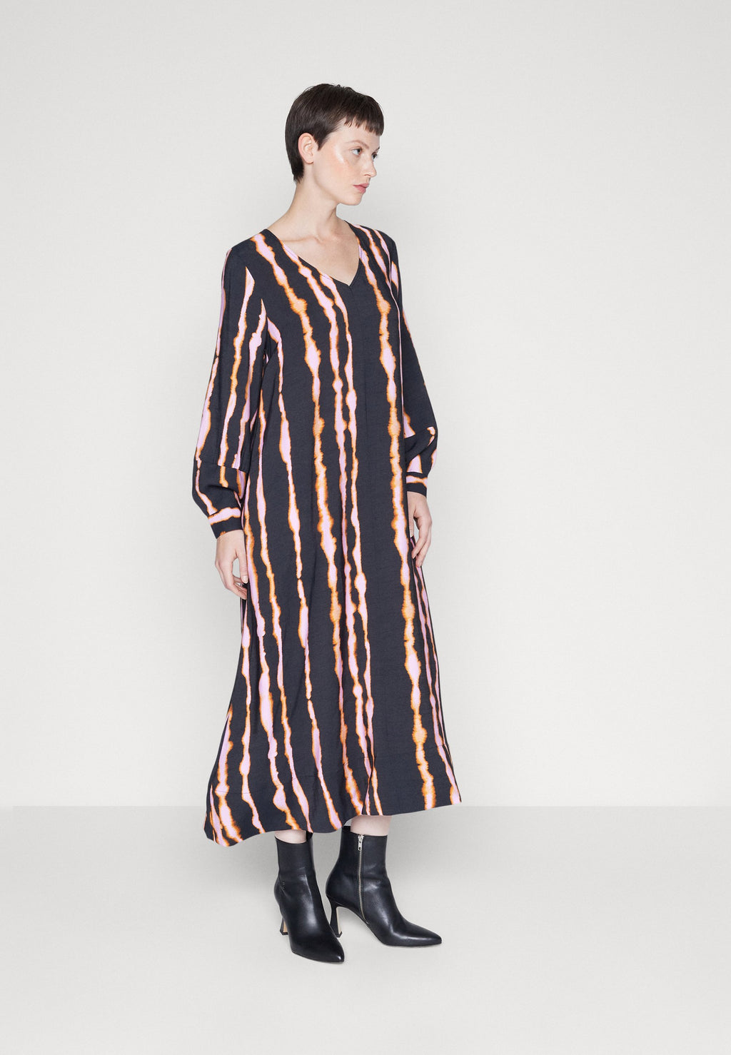 MSCH Copenhagen SELFRIDA DILVERA V NECK DRESS
