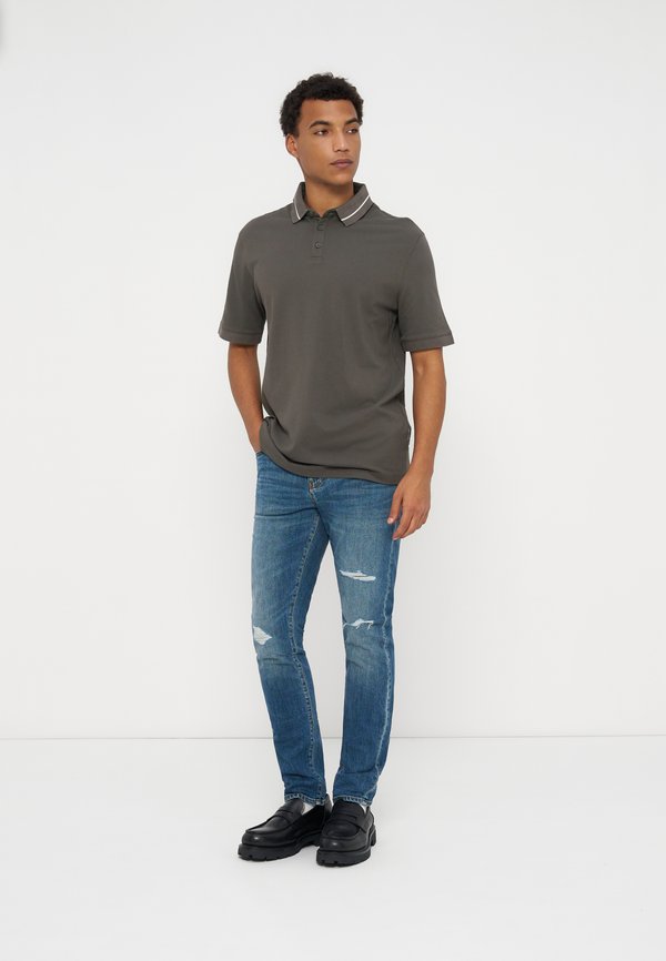 Armani Exchange