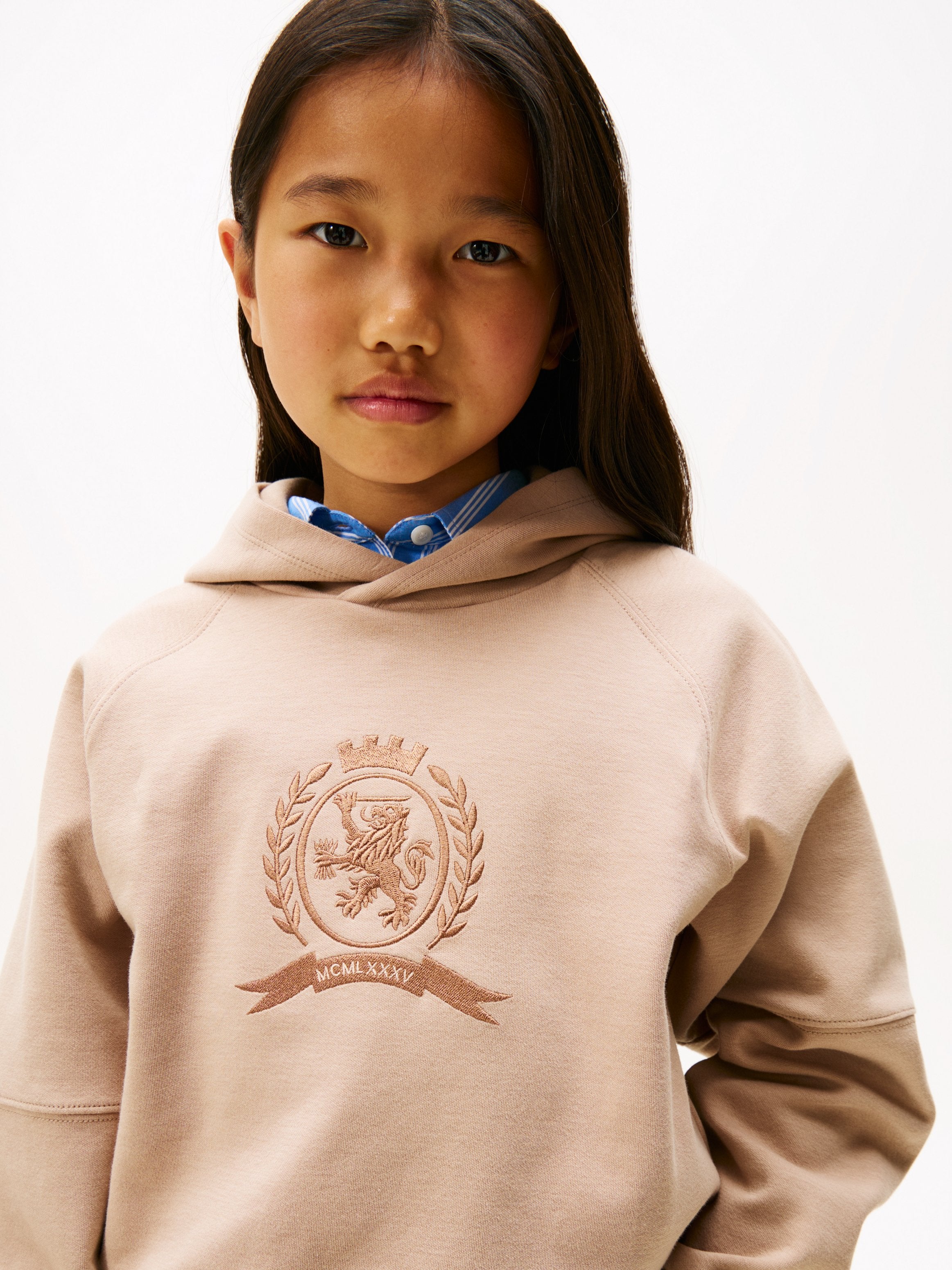 TONAL CREST HOODIE Media 5