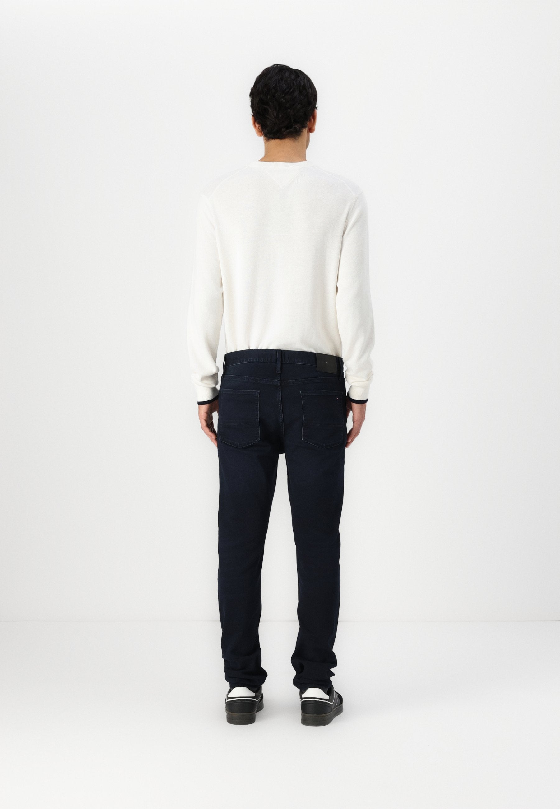 SLIM BLEECKER  Media 4