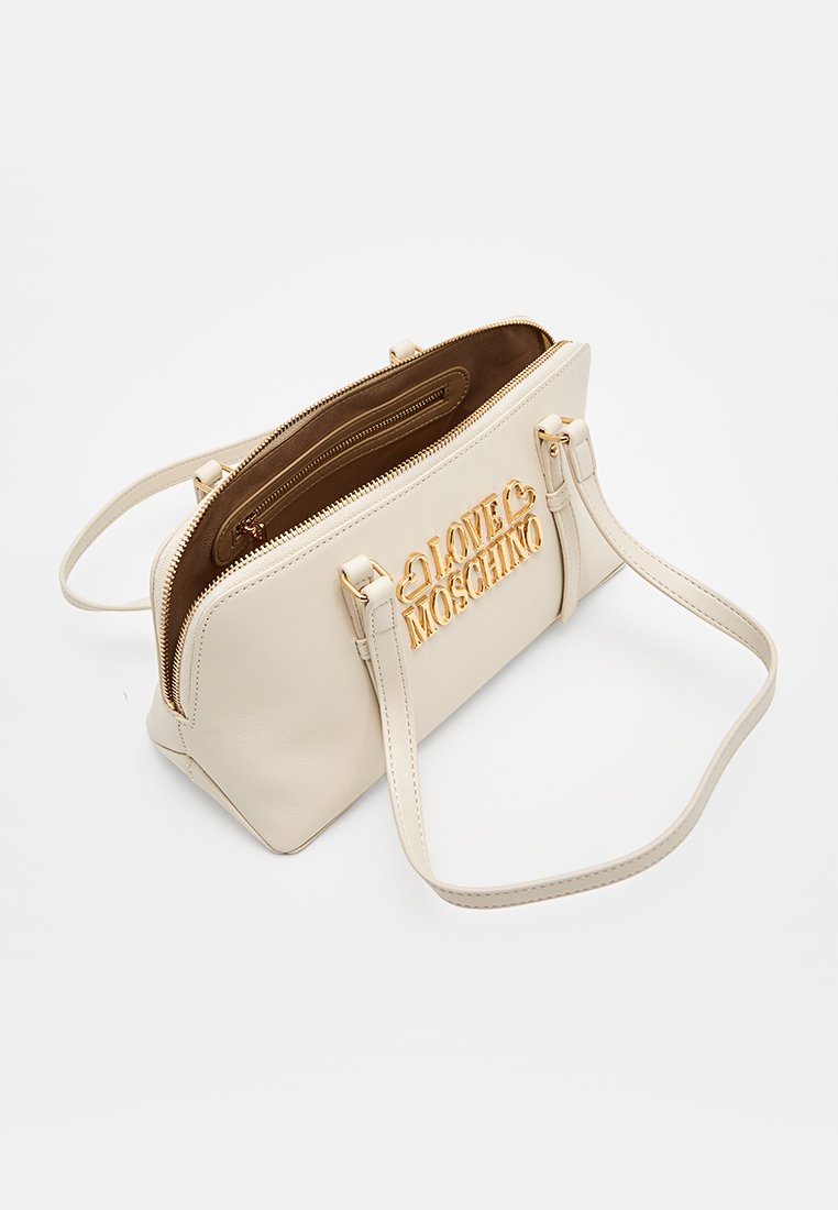 Love Moschino