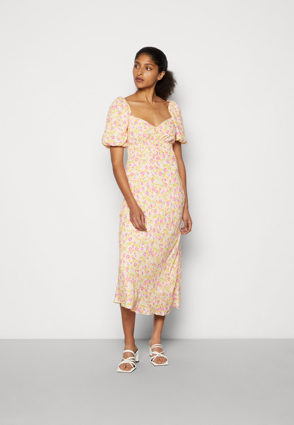 Forever New MAHALIA SHIRRED MIDI DRESS