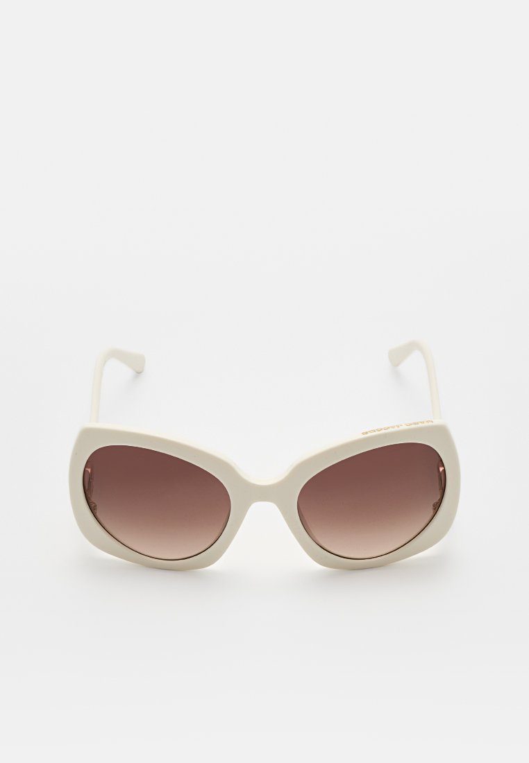 MARC JACOBS