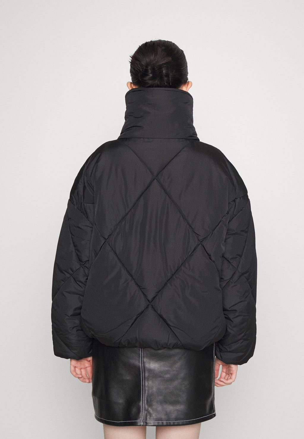 ONLTAMARA SHORT QUILTED JACKET  Media 4