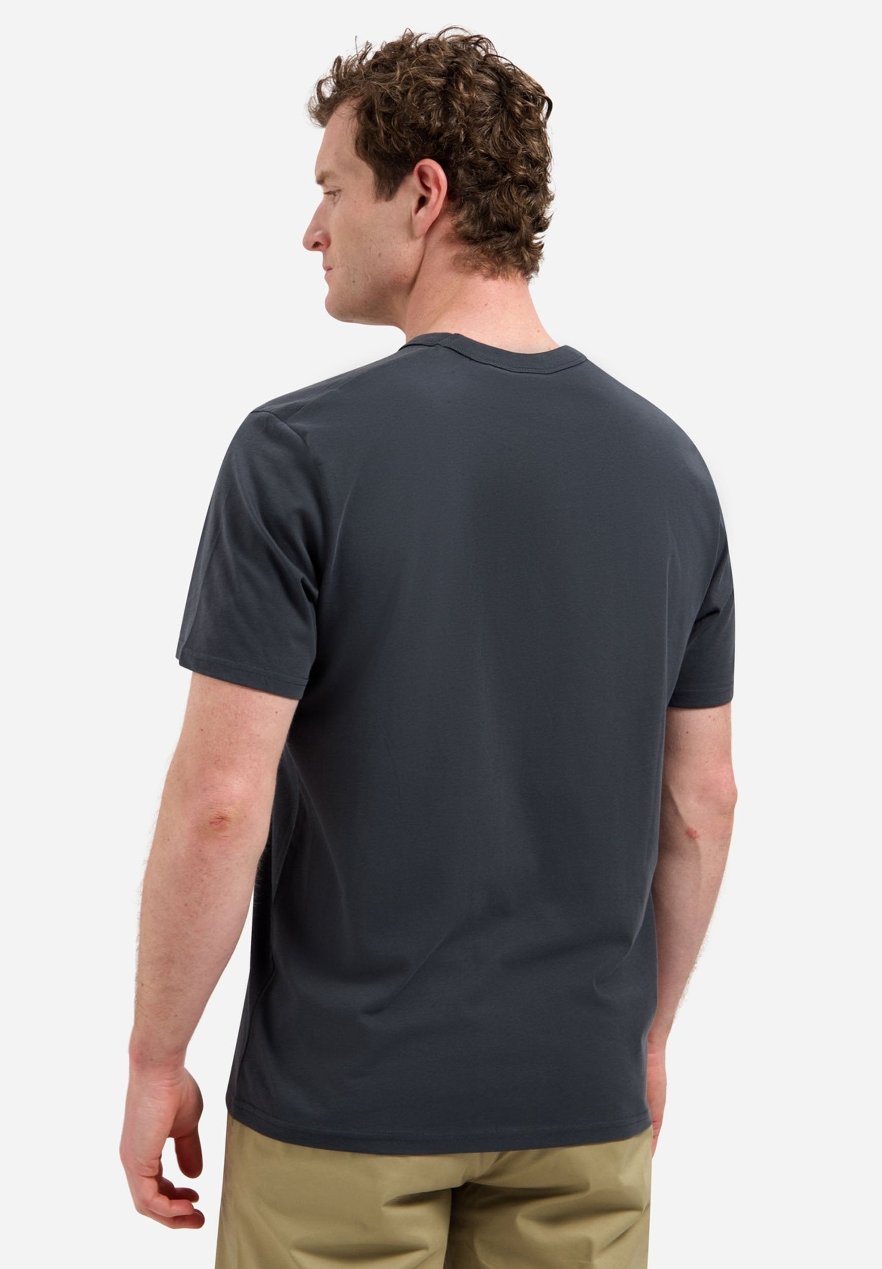 ARTWORK WITH ROUND NECK Media 4