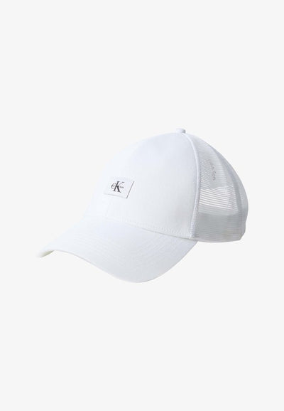 Calvin Klein MONOLOGO WOVEN PATCH TRUCKER - Cap - bright white
