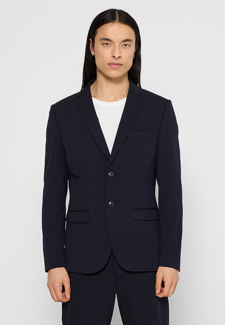 Selected NOAH SLIM FIT