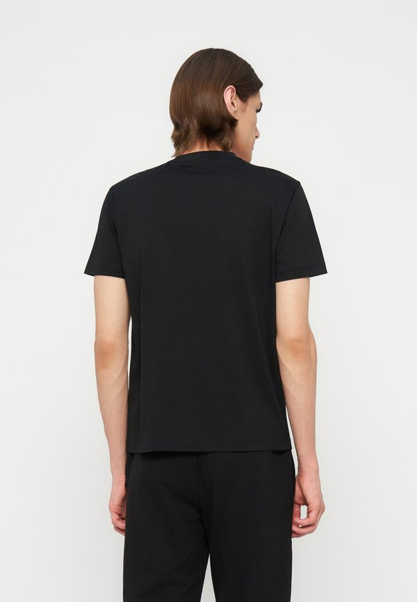 EA7 Emporio Armani