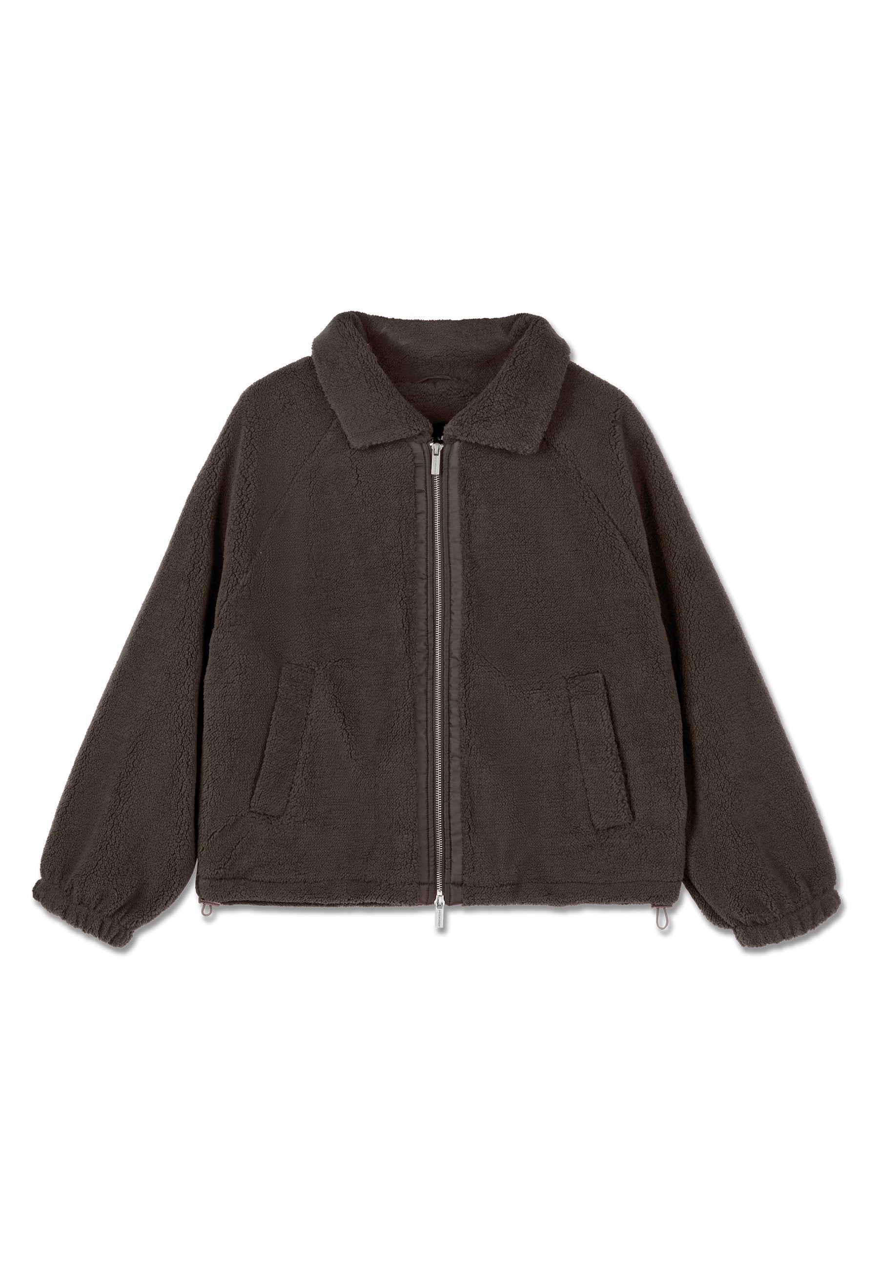 Dunkelgraue Fleecejacke mit Kragen, Frontreißverschluss, zwei seitlichen Taschen und elastischen Bündchen. Strukturierte Oberfläche, lockere Passform und robuste Verarbeitung.
