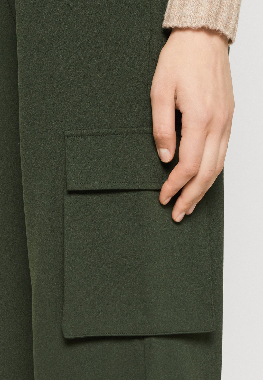 ONLOLA PANT Media 6