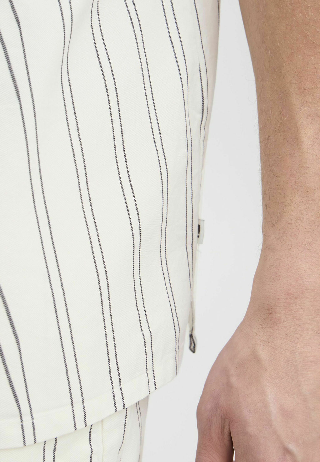 SDPETRUS STRIPED Media 5