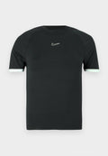 Nike Sportswear FITTED
