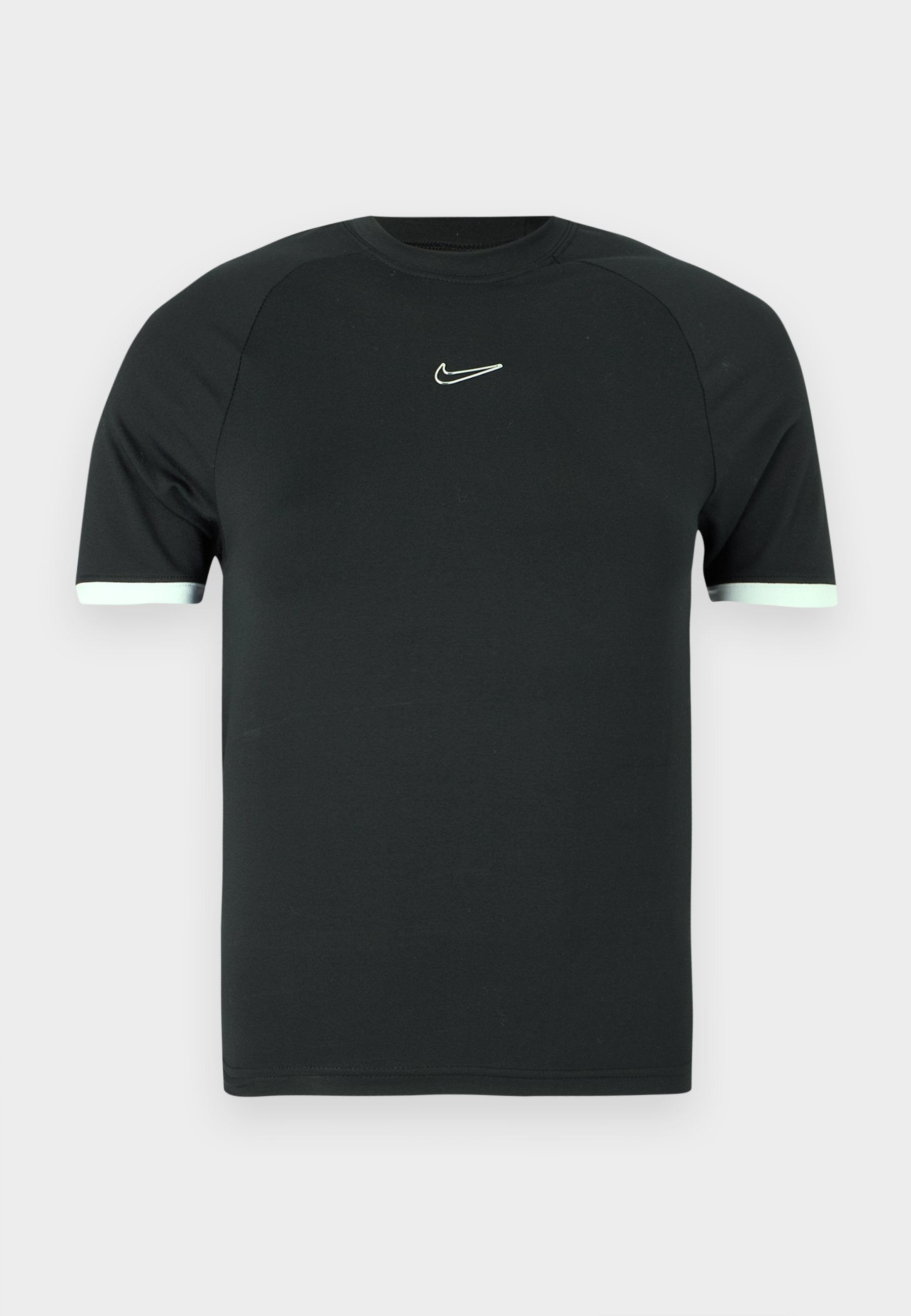 Nike Sportswear FITTED