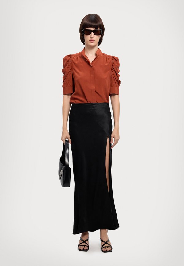 Materiel WIDE SLIT MAXI SKIRT