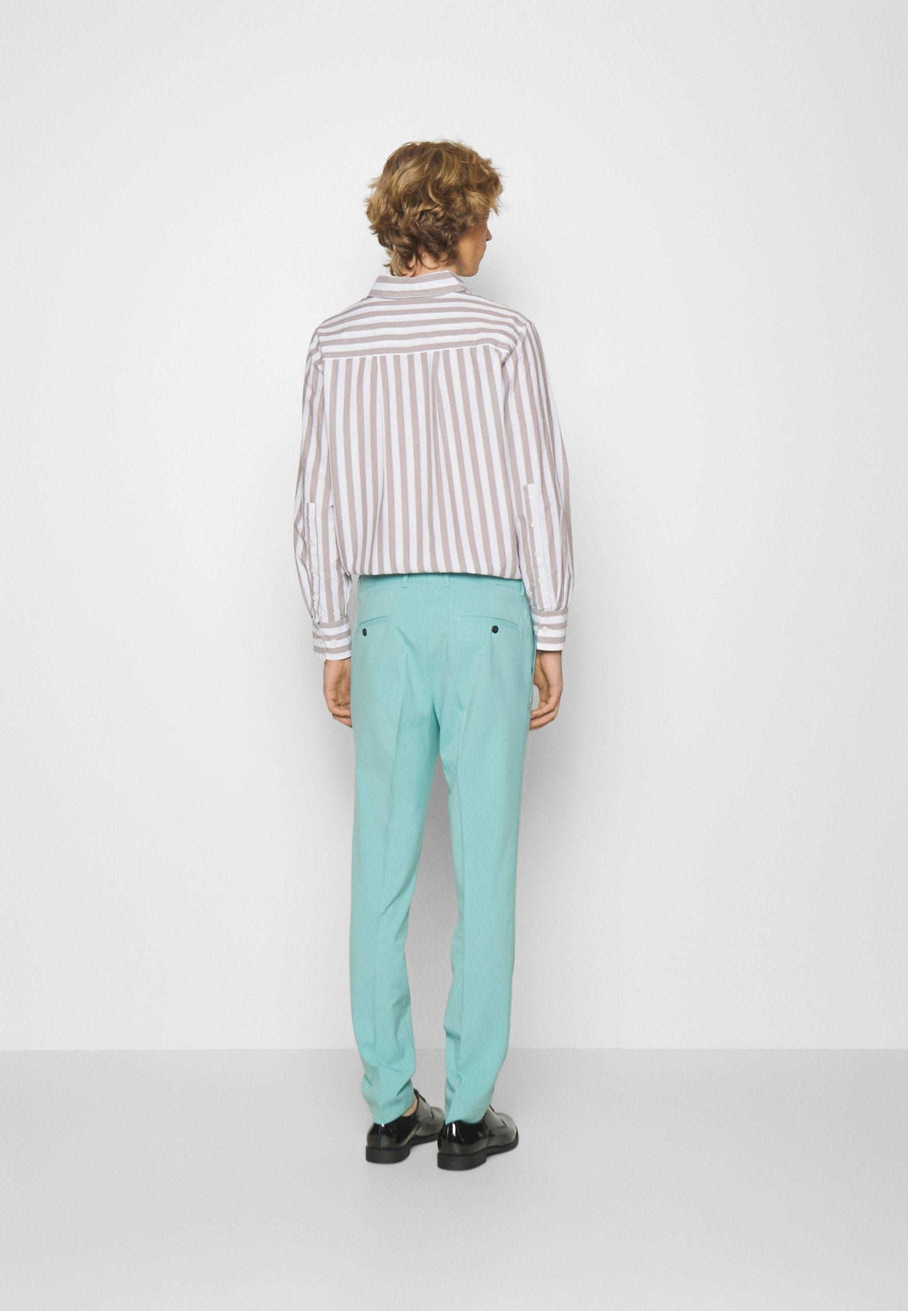 PLAIN MENS SUIT SET Media 8