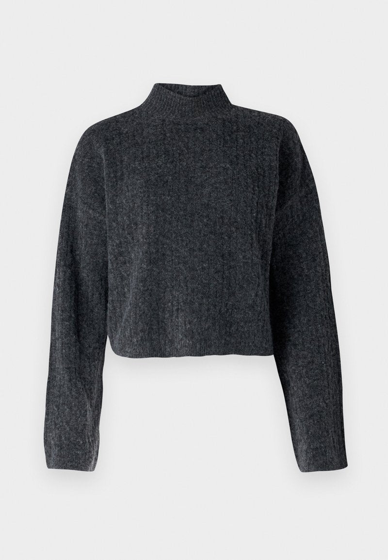 Cable knit Media 1