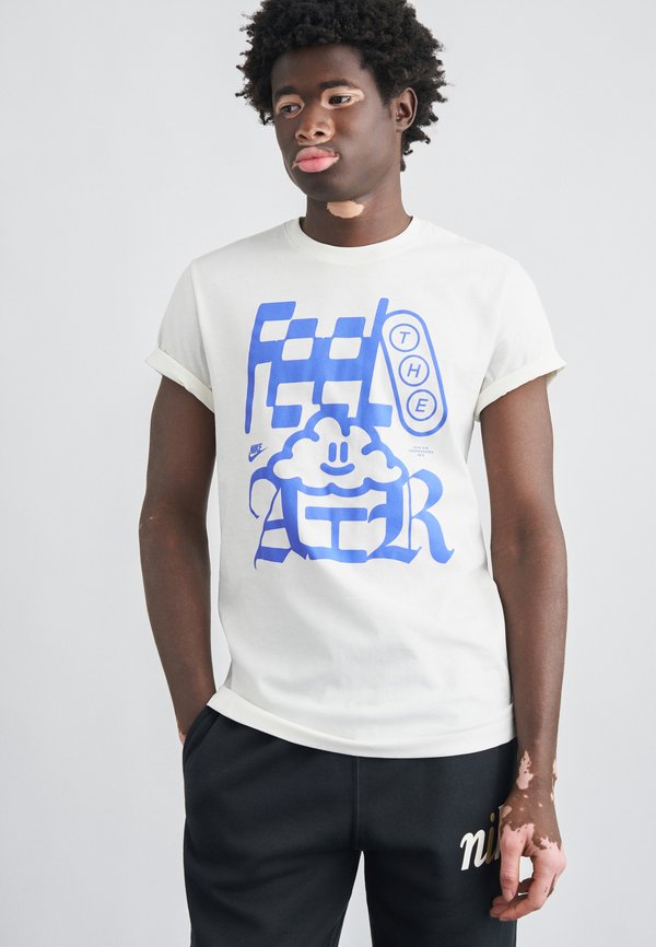 Nike Sportswear TEE CLOUD - Print T-shirt - sail