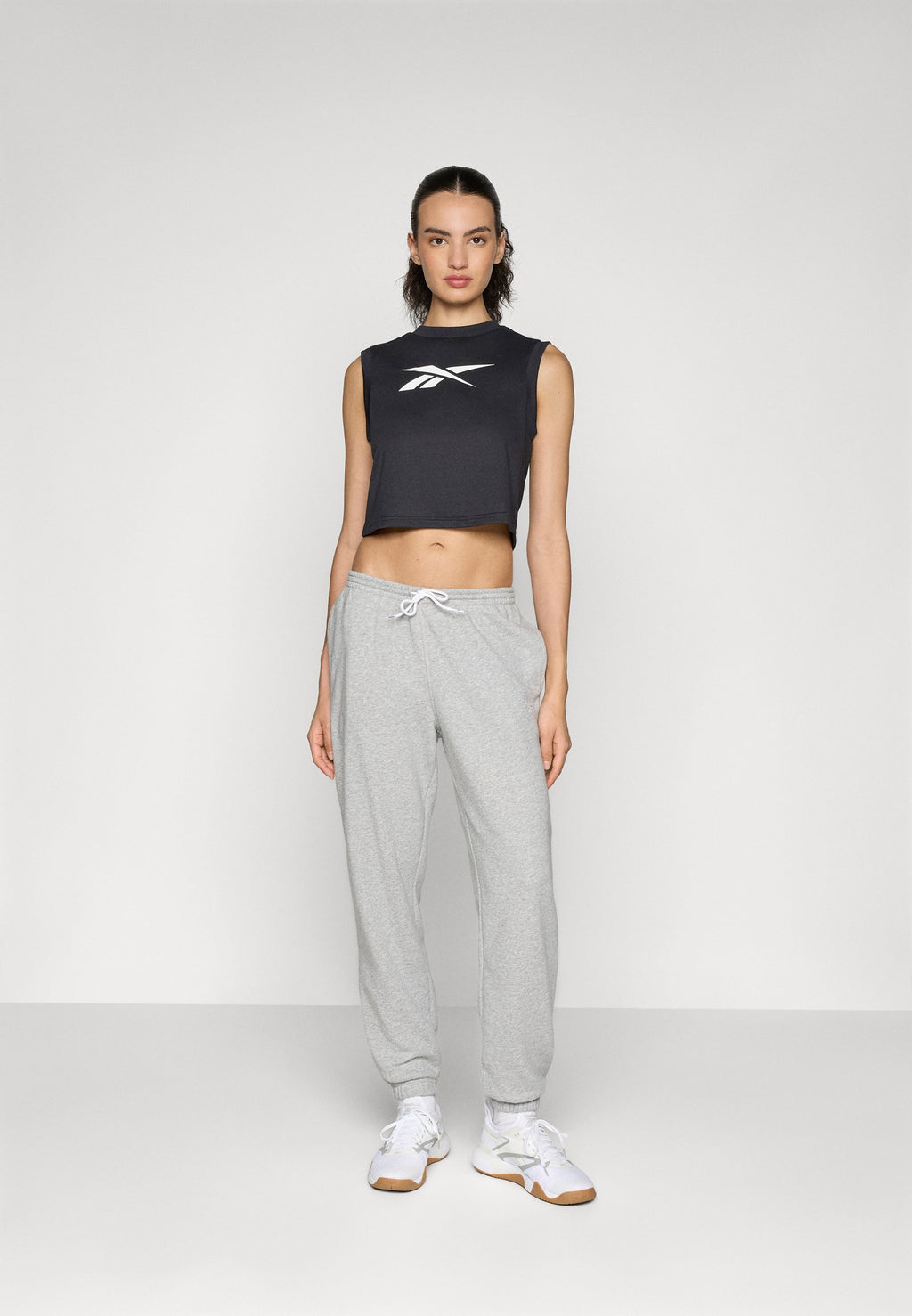 Reebok TRAIN LOGO CROPPED SLEEVELESS