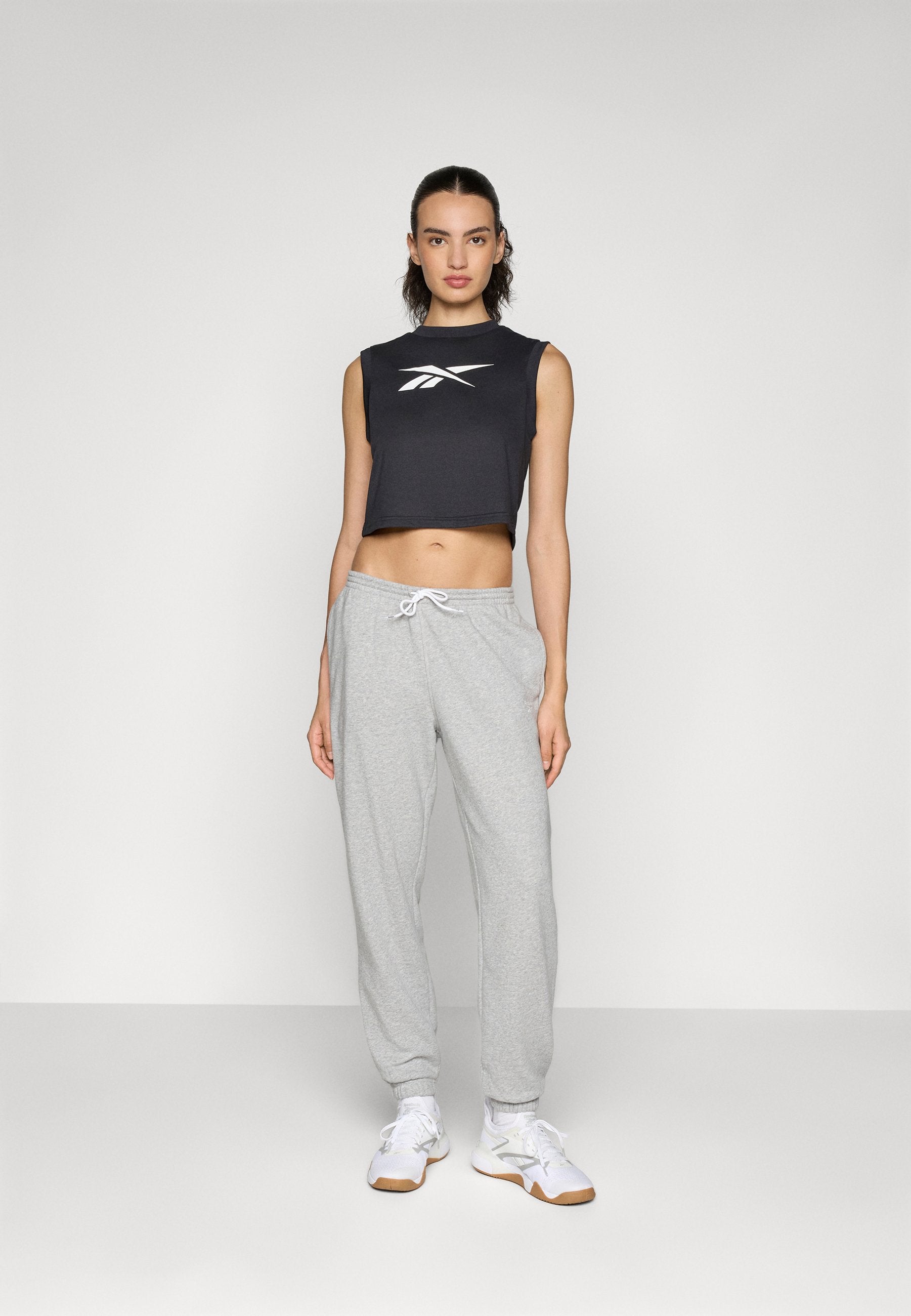 Reebok TRAIN LOGO CROPPED SLEEVELESS