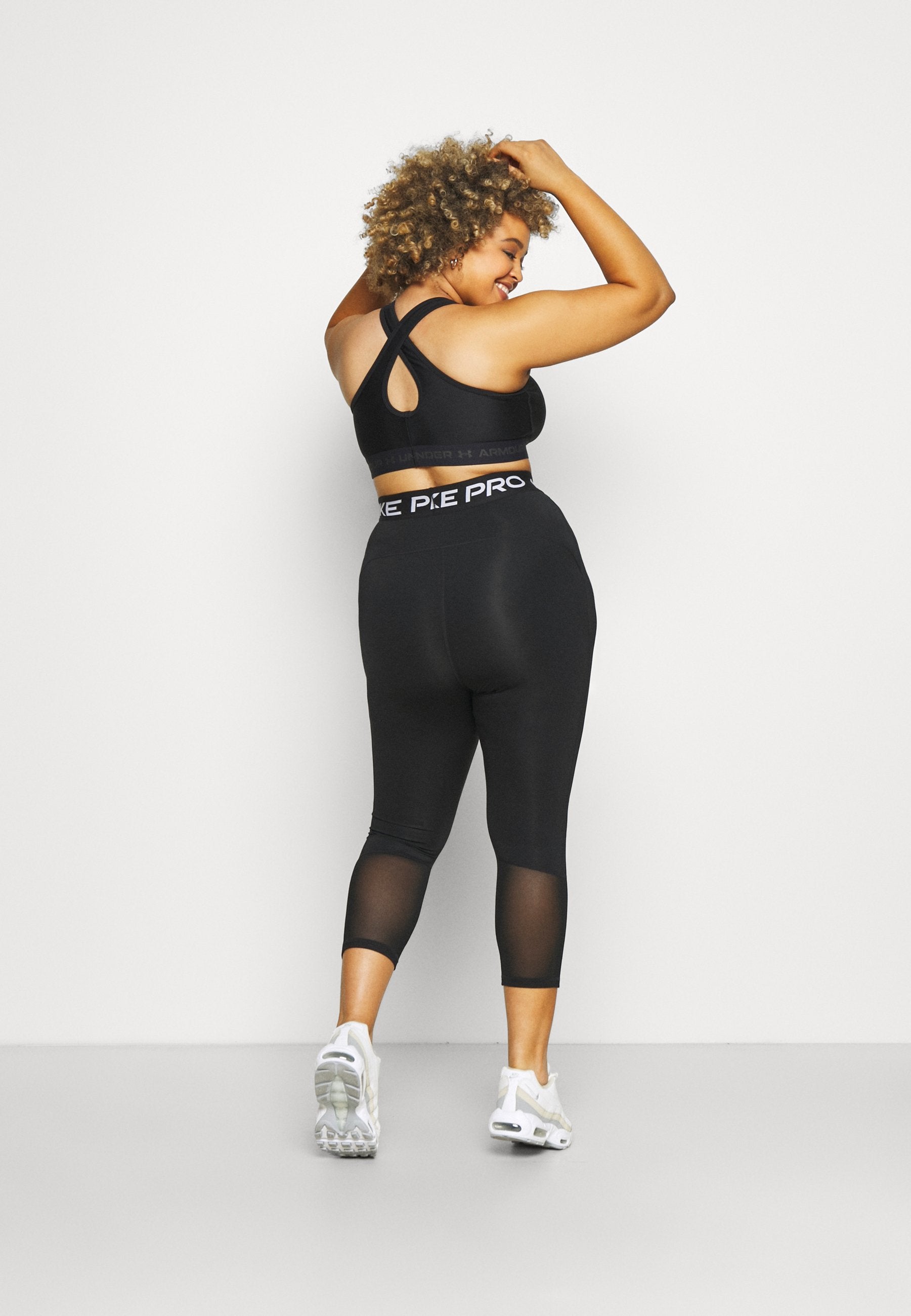 Under Armour CROSSBACK MID BRA