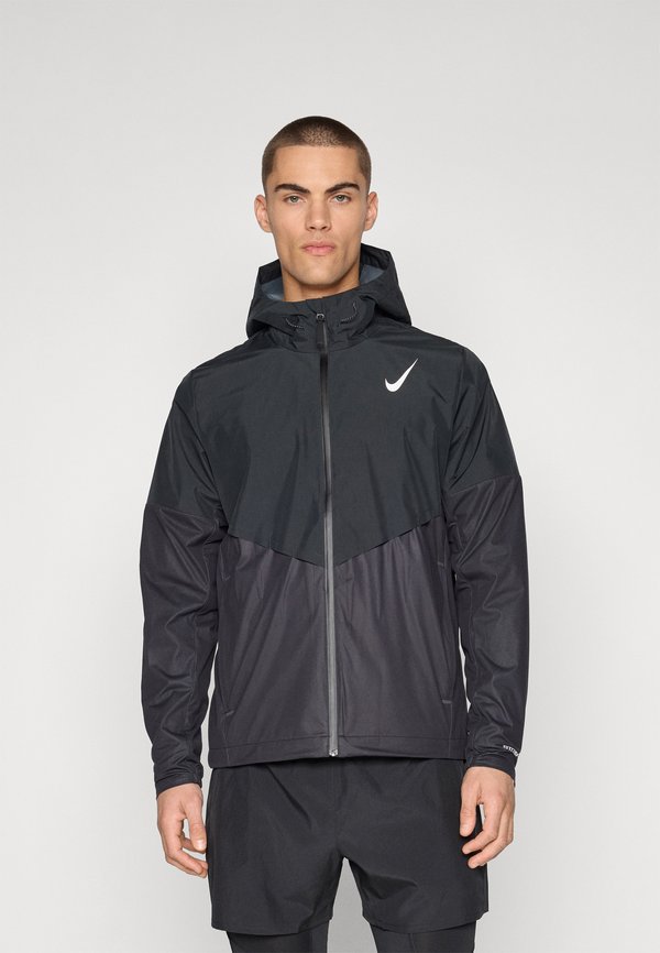 Nike Performance Outdoor jacket - black/summit white