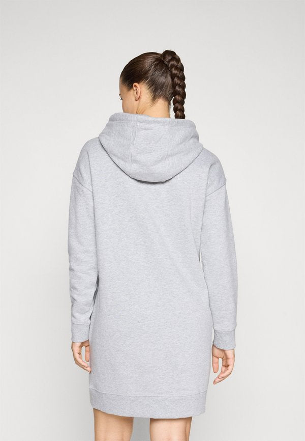 DKNY Sport