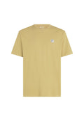 Kurzärmeliges T-Shirt mit Rundhalsausschnitt aus weicher, heller senfgelber Baumwolle, mit kleinem rundem Logo-Patch auf der linken Brust.