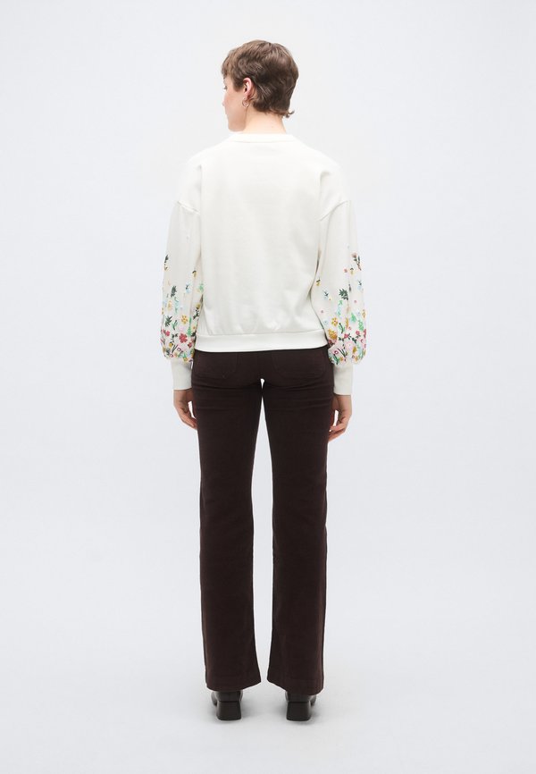ONLY Tall ONLBROOKE O NECK FLOWER