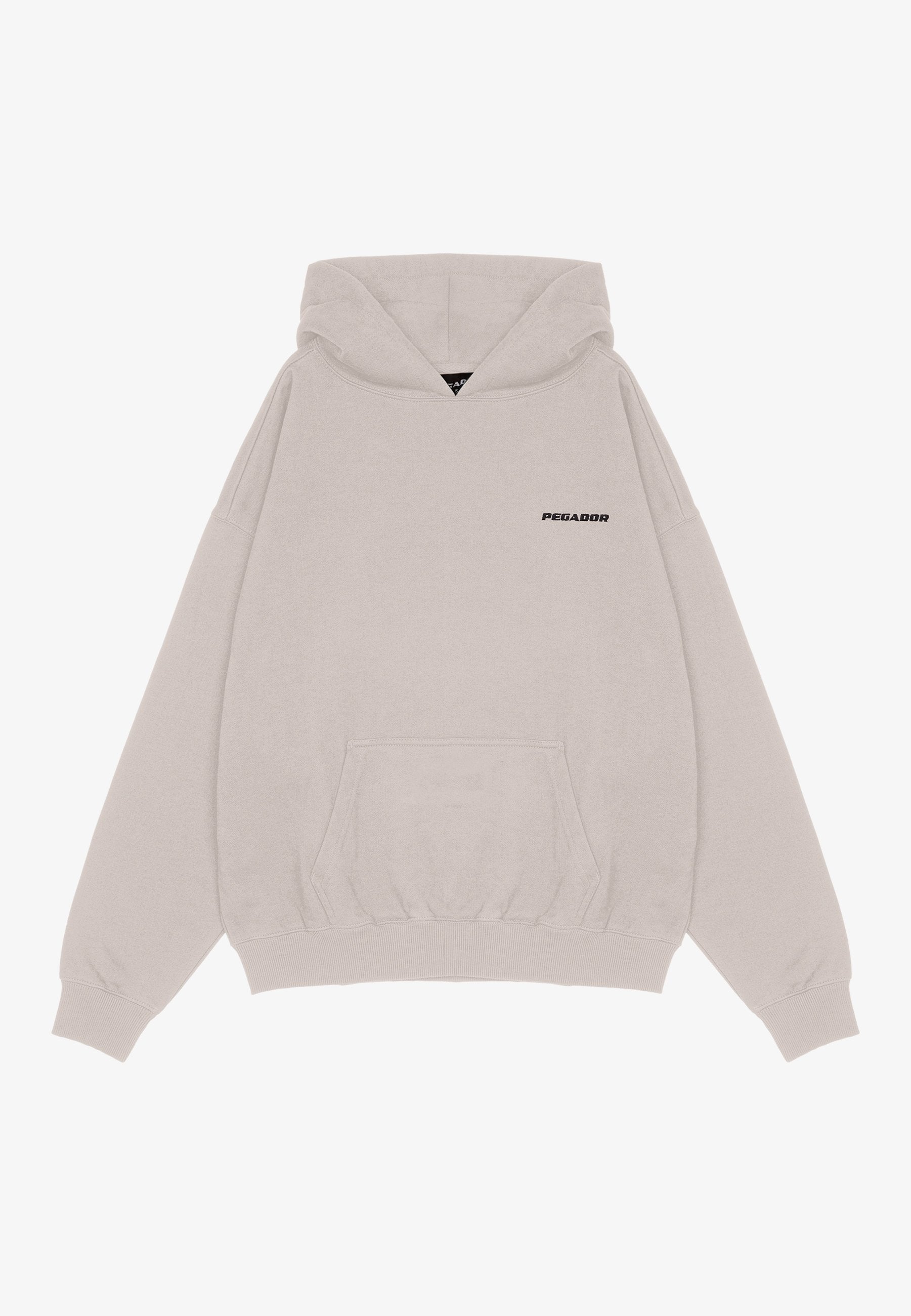 Hellgrauer Kapuzenpullover mit Kängurutasche und kleinem "PEGADOR"-Logo auf der linken Brust, langen Ärmeln sowie gerippten Bündchen und Saum.