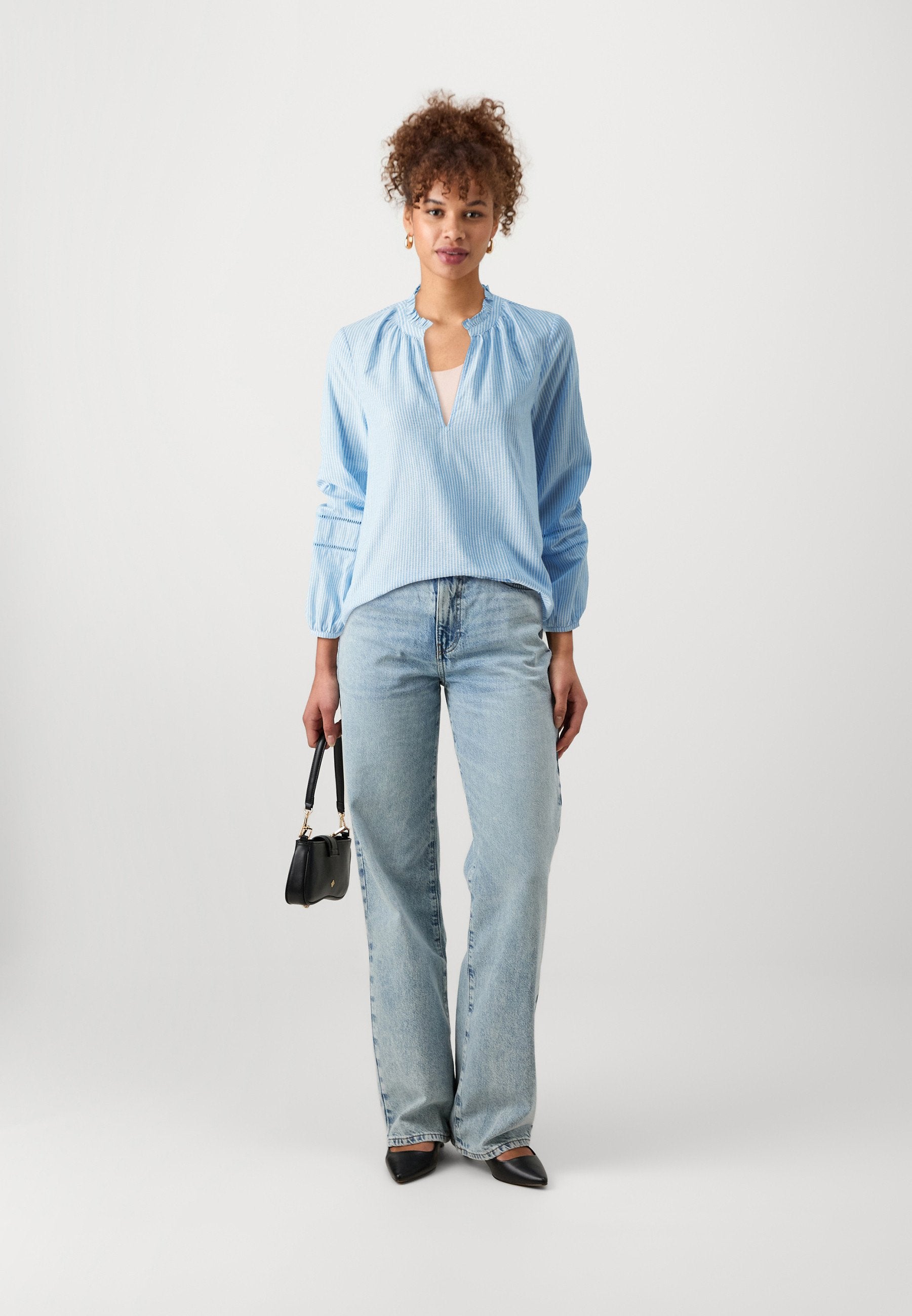 Vero Moda Tall VMISABELL DETAIL VNECK