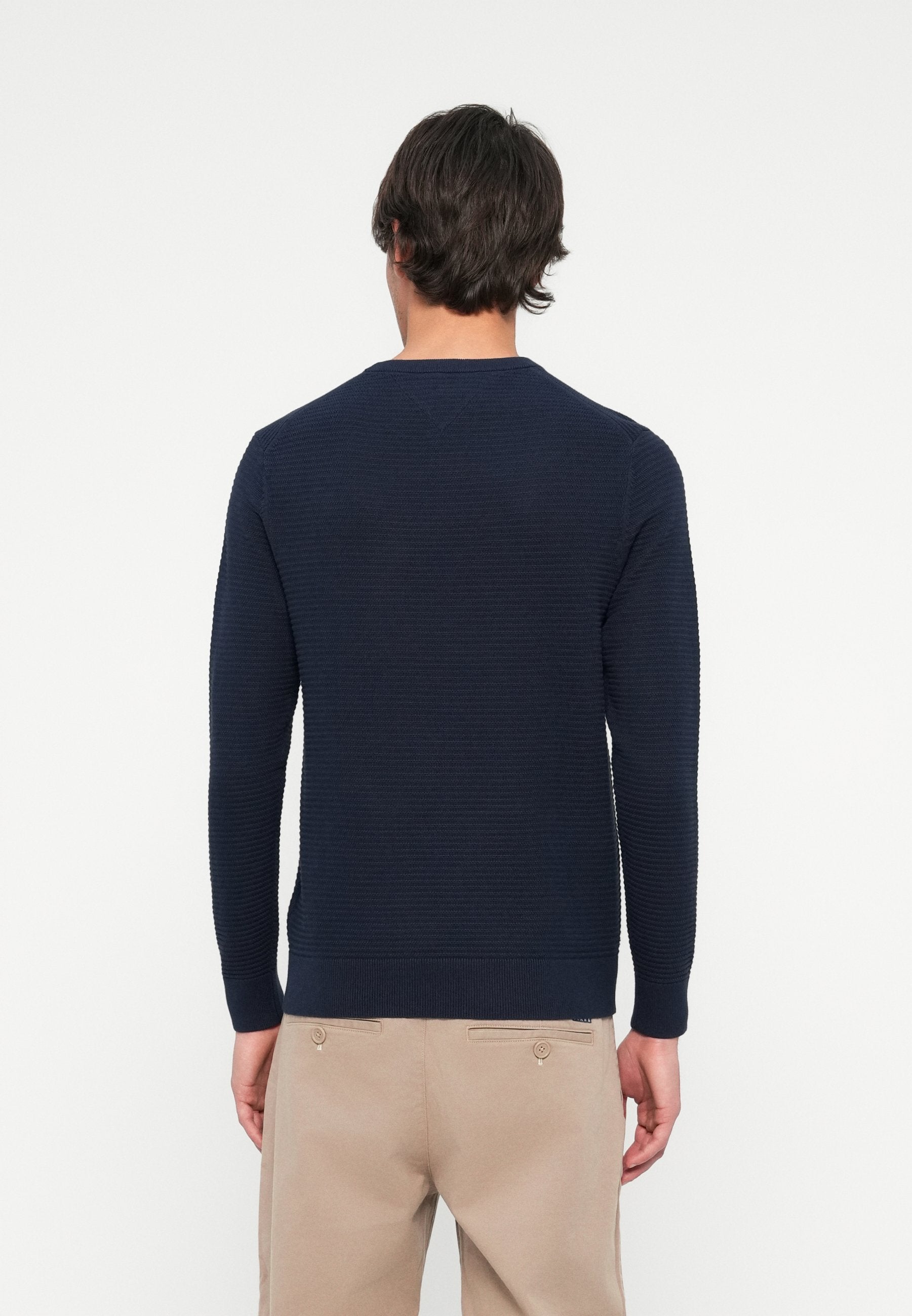 TEXTURED KNIT CREW NECK JUMPER Media 4