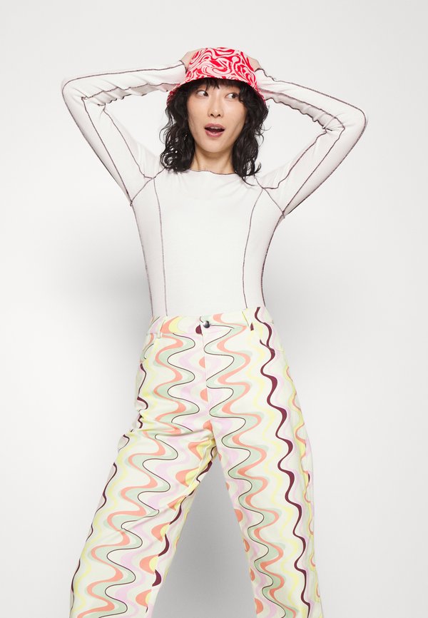 Résumé LILLYRS PANTS
