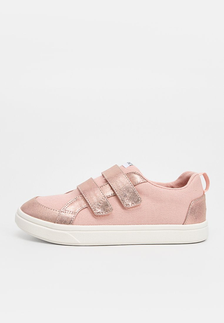TOMS CRUZ