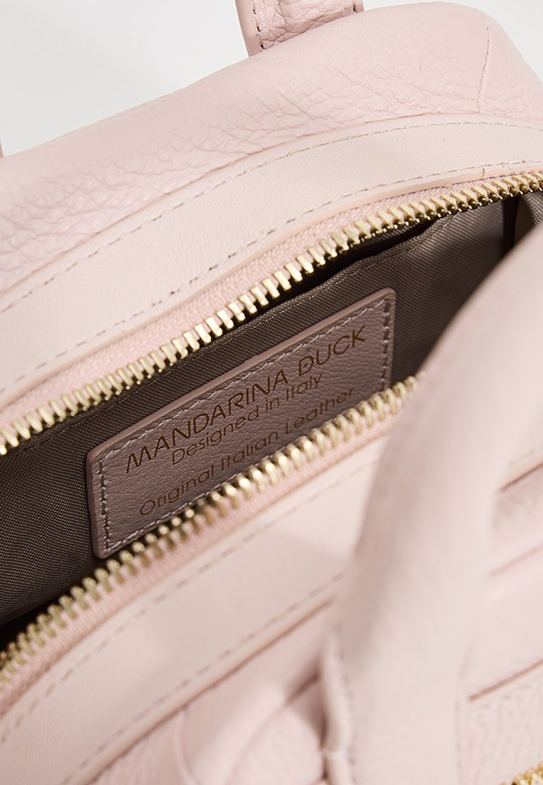 Mandarina Duck I-CON