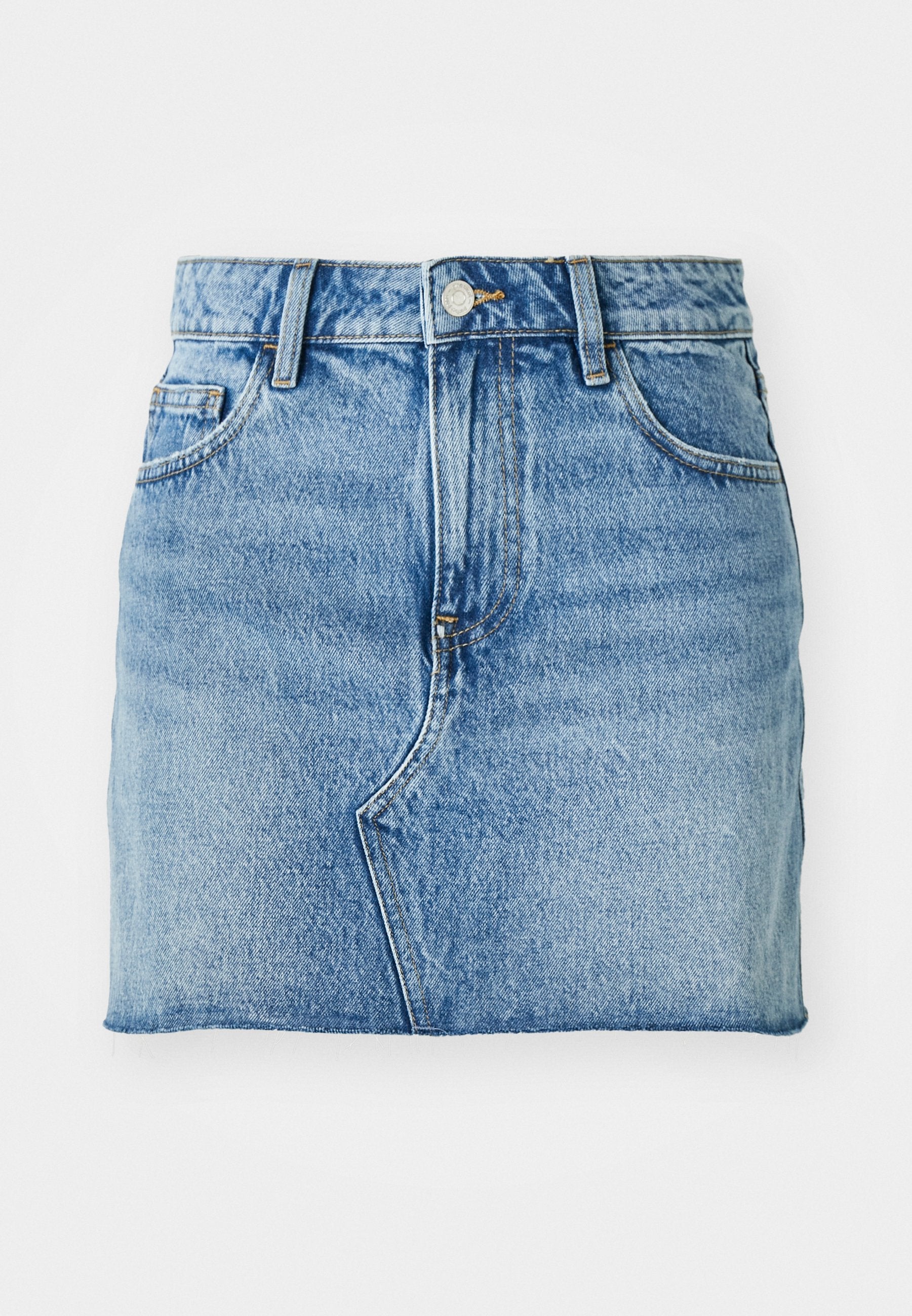 Der Jeans-Minirock besticht durch eine hellblaue Farbe, einen geraden Schnitt, ein Fünf-Taschen-Design und einen Knopfverschluss mit einer dezenten Ausblühtextur.