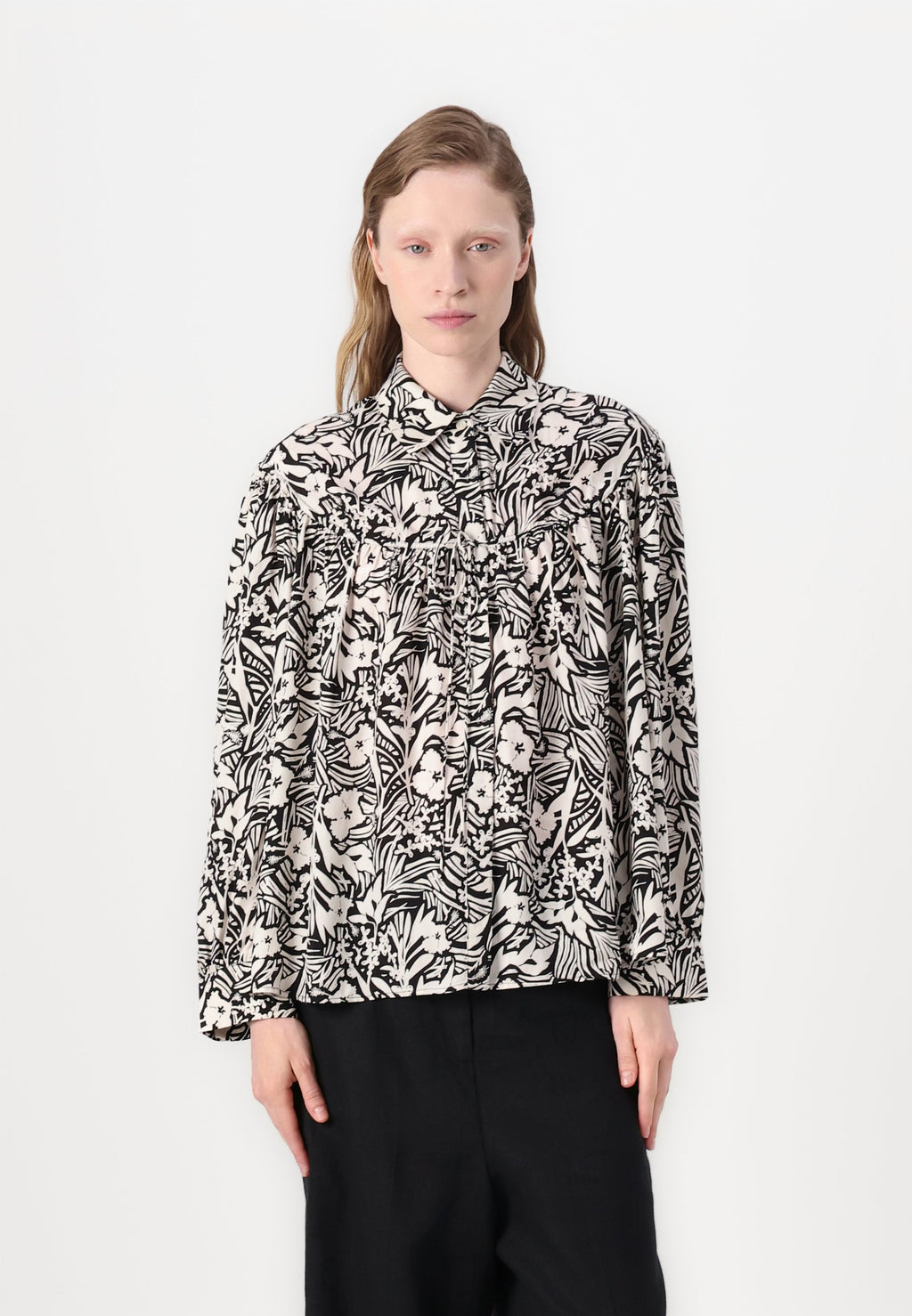 BLOUSE Media 3